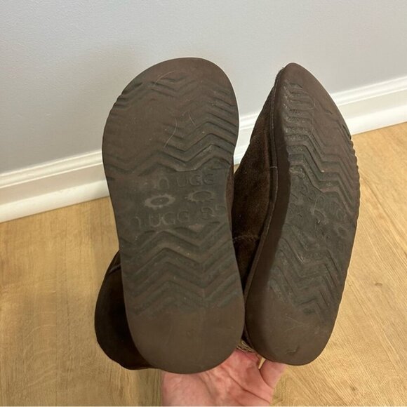 UGG Australia Classic Short Dark Brown Shearling Winter Boots Women’s Size 7 - Picture 5 of 6